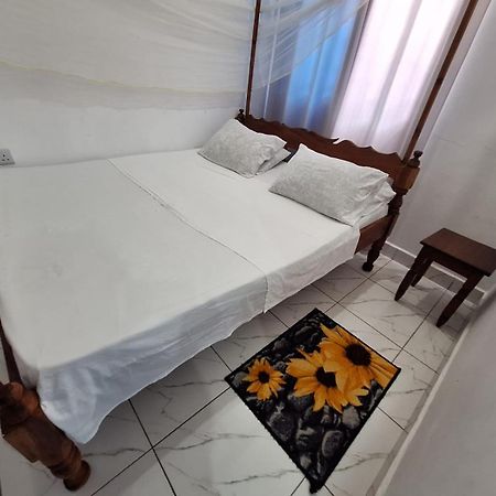 Anna Salama Mtwapa Buitenkant foto